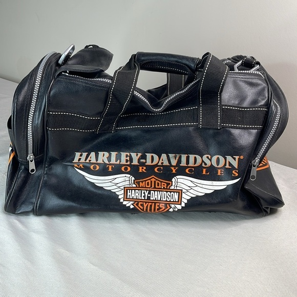 Harley-Davidson Black and Orange Duffel Bag with Iconic Logo Vegan Leather Zip - Picture 4 of 16